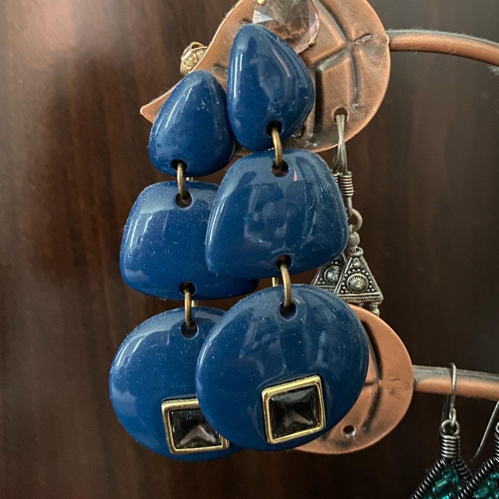Gorgeous blue earrings!